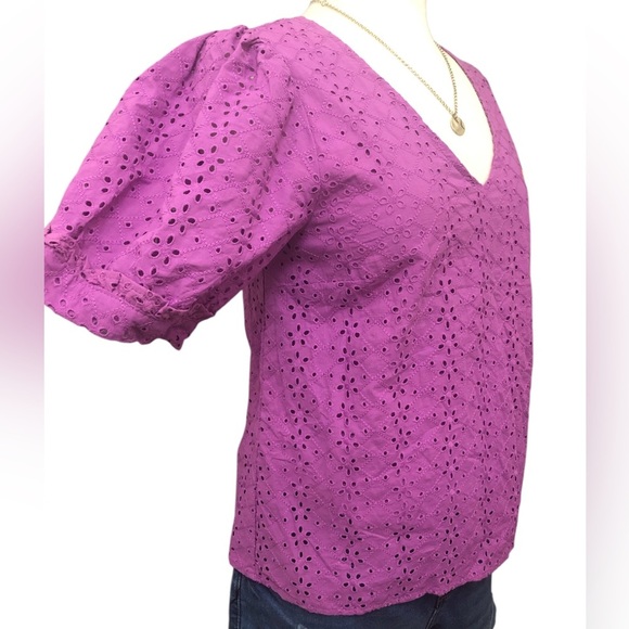 Draper James Women's Short Puff Sleeve Heidi V-Neck Top - Picture 4 of 9